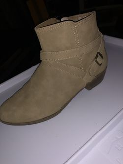 Girls size 3 boots