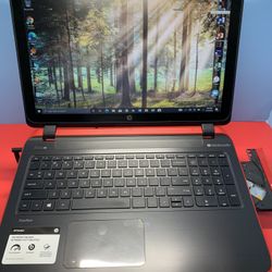 HP…(BEAT SOUND )TOUCHSCREEN 128..SSD...8.0 RAM . READY FOR CLASSES ON LINE OR WORK FROM HOME MADE 