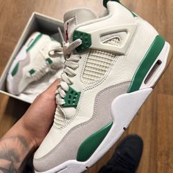 Nike Air Jordan 4 SB Pine Green Size 9.5