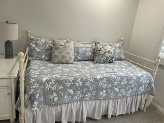 Twin Size Day Bed