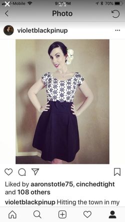 Heart of Haute - Black & White Flower A-Line Dress - Size Medium