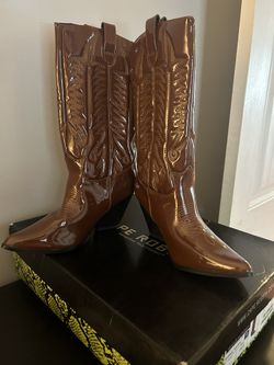 Beautiful CAPE ROBBIN Women’s Cowboy Boots Size 9