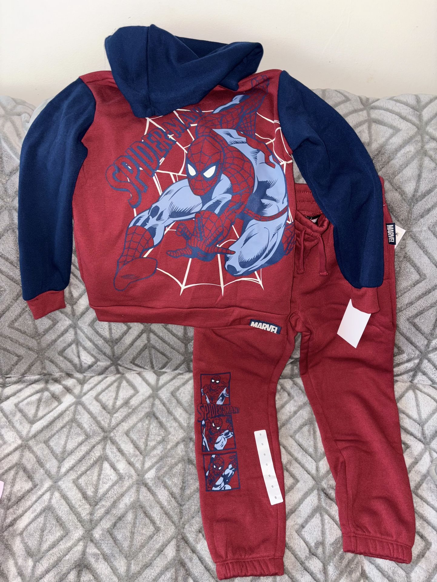 Brand New Kids’ Marvel Spiderman Sweatshirt and Sweatpants Set- Size Small in Boys’