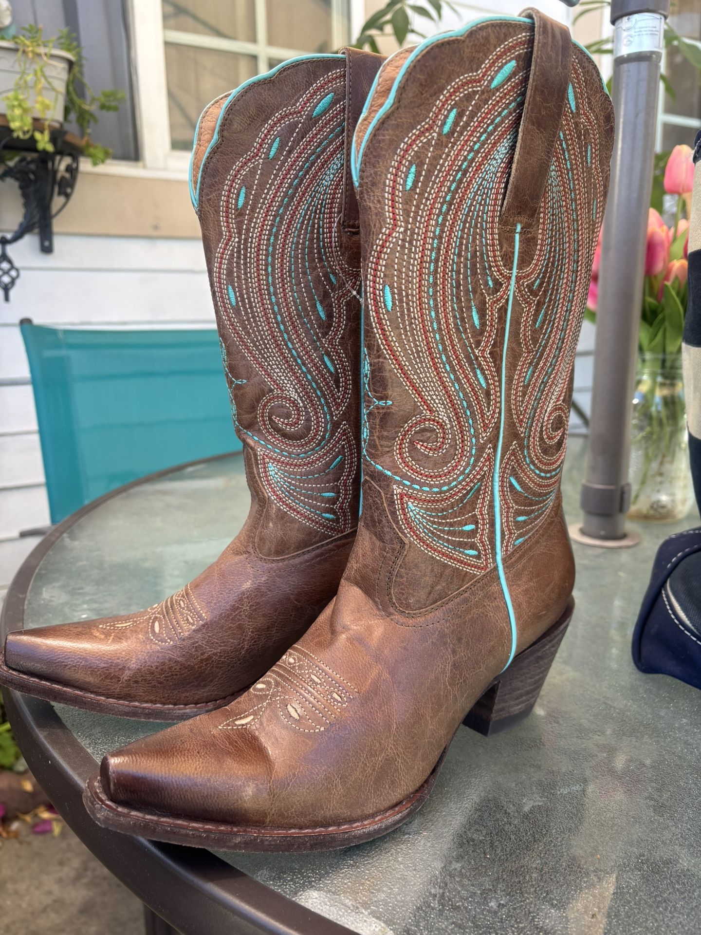 COWBOY BOOTS
