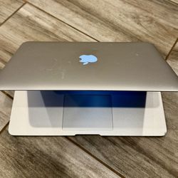 MacBook Air 13” Early-2015 / Sequoia 