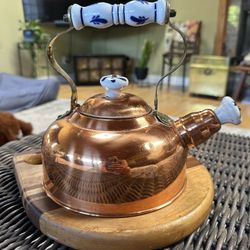 Vintage Copper Tea Kettle with Blue & White Porcelain Handle – French Country Kitchen Decor
