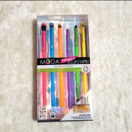Neon makeup brush kit