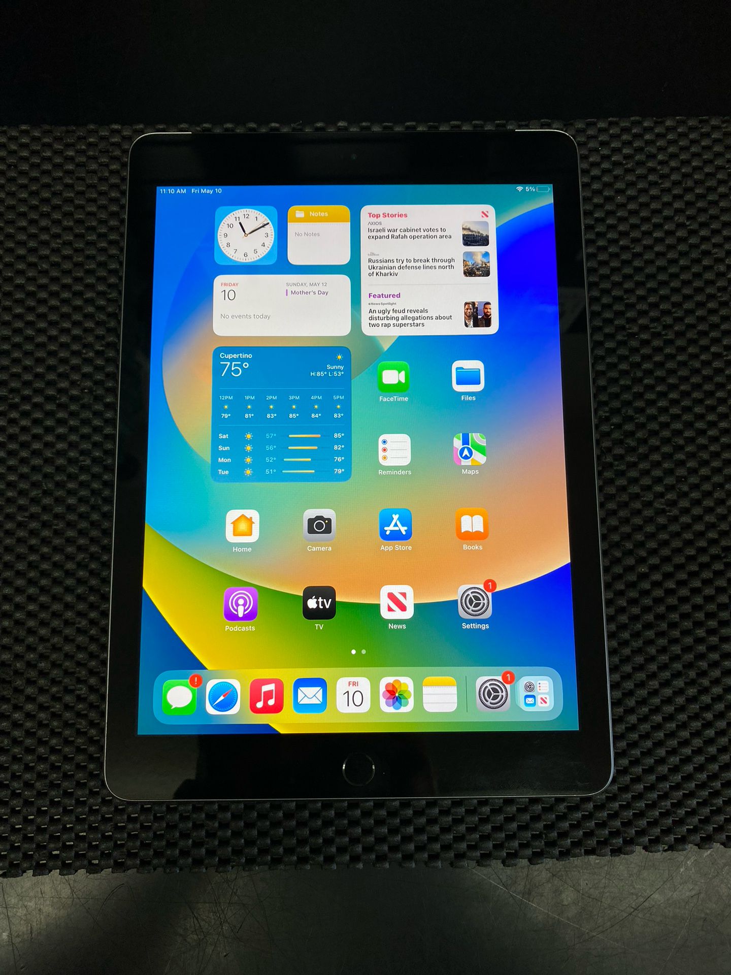 Apple iPad 9.7” 5th Generation- WiFi + Cellular -