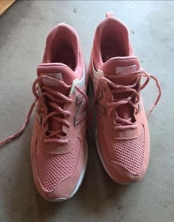 New balance  tennis like new