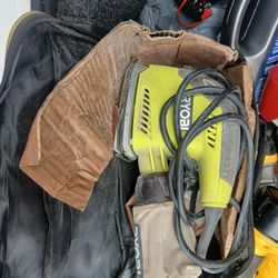 Ryobi Triangular Sander And Dewalt Light Both Corded 