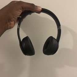 Beat Solo 4s MAKE ME YOUR BEST OFFER