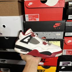 Jordan Fire Red 4s size 9.5 USED