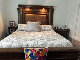 Quality Bedroom Furniture/Recámara de Buena Calidad
