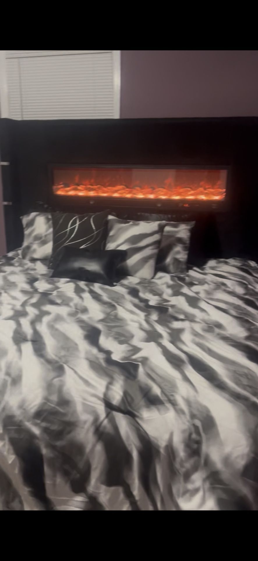 King Fireplace Bedroom Set