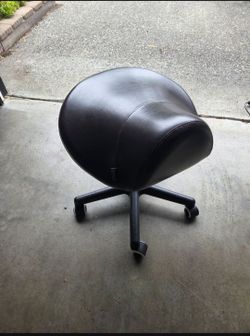 Master Massage Brown Leather Ergonomic Saddle Stool / Posture Chair