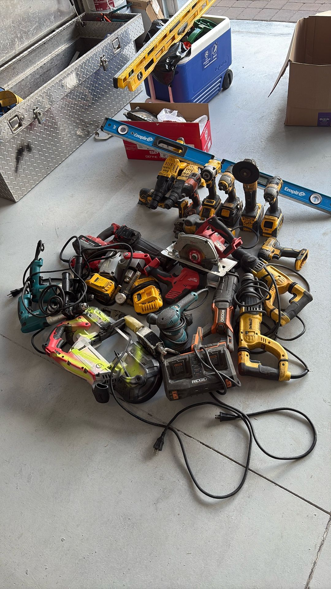 Dewalt Milwaukee Makita