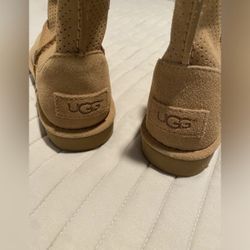 AUTHENTIC UGG MINI BOOT - SZ5