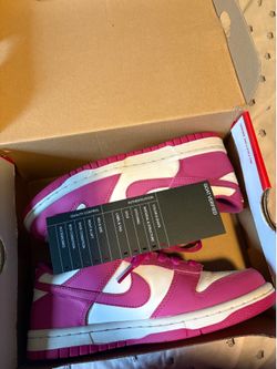 Nike dunks gs 4.5 Fuschia worn 2