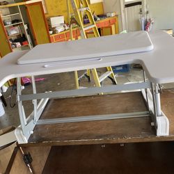 VIV DESK RISER