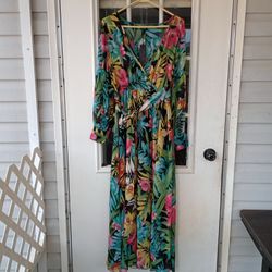 Spy Zone Exchange Floral l Long Flowy Maxi Dress Size Small