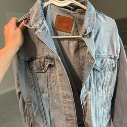 Woman’s Denim Jacket 