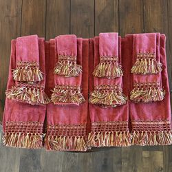 4 BEAUTIFUL TOWEL SETS