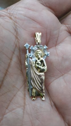 14k gold san judas cz stones 1 inch long 2.1 grams
