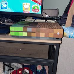 Selling Xbox One S Minecraft Edition