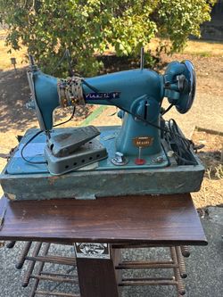 Vintage  Visetti Precision Deluxe sewing machine