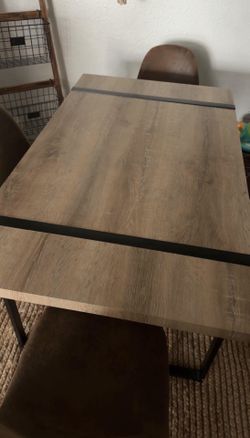 Furniture Rustic Whit 4 Chairs Leather 280 Super Good Conditions