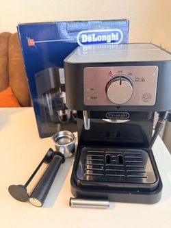 De'Longhi Espresso Machine with Accessories