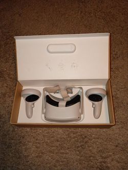 Used meta quest VR headset-works perfectly, great condition