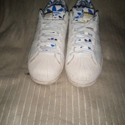 Selling These Pair Of Men's Adidas 