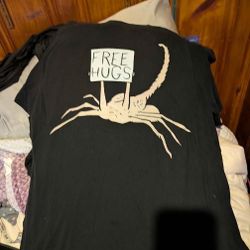XL Free Hugs Facehugger