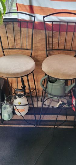 2 Bar Stools Great Condition