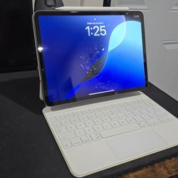 iPad Pro 11" 128GB Wi-Fi 3rd Gen Bundle