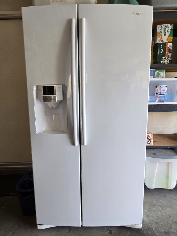 SAMSUNG REFRIGERATOR FOR SALE