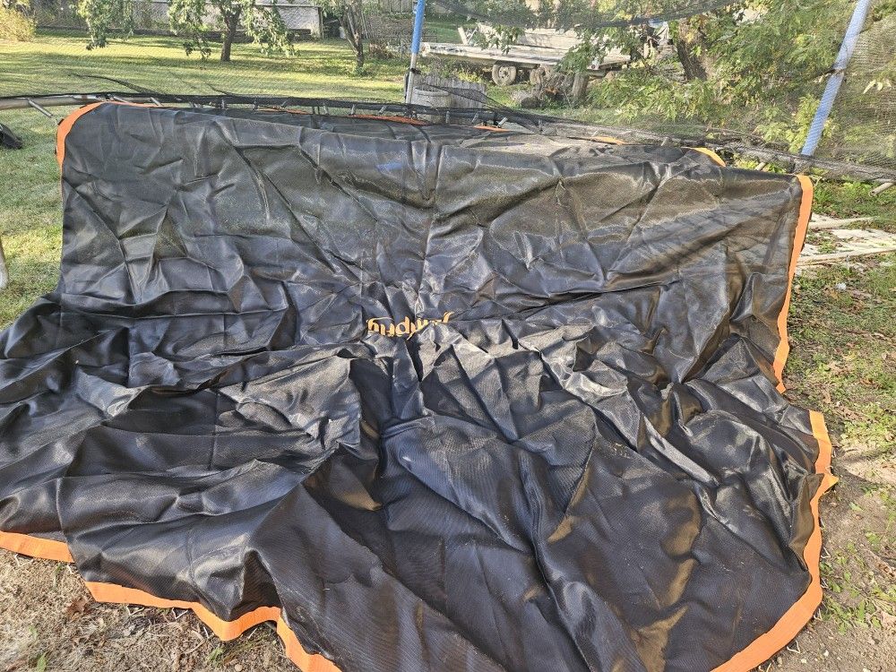 Brand New 14 Ft Trampoline Mat