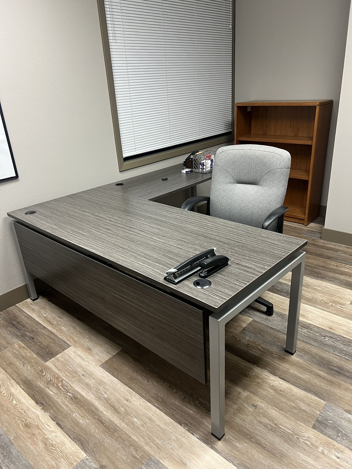 L shape desk