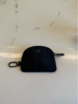 Lululemon pouch wallet