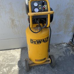 Dewalt 15galon Air Compressor (see Description )