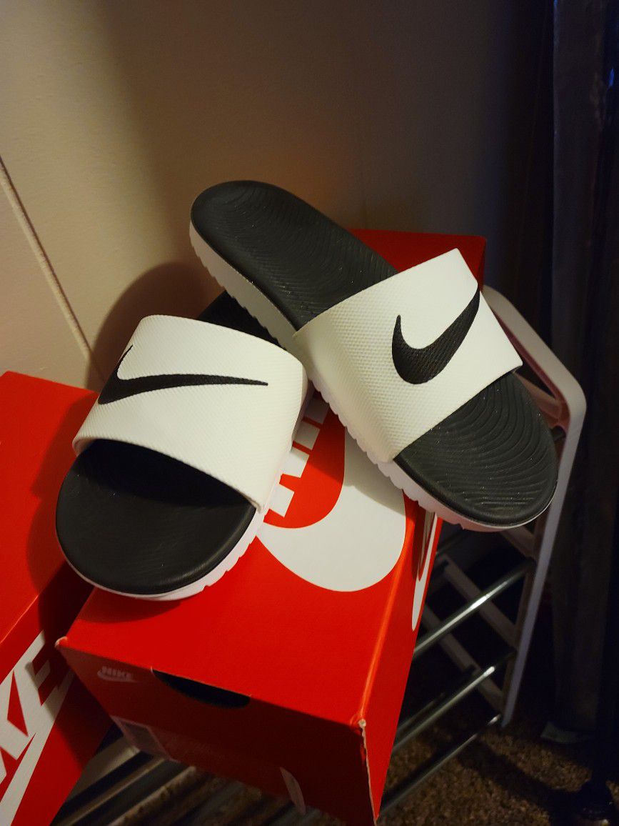 Nike Sliders 