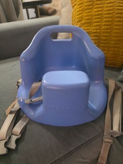 Upseat blue baby floor seat