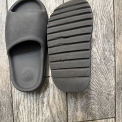 Black Yeezy Slides