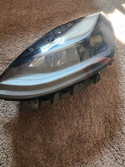 Tesla 3 Headligh 2021