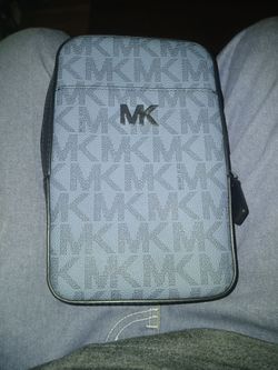 Mk cross body bag 🎒