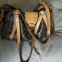 Louis Vuitton Stresa PM Monogram Shoulder Bag ( Can Deliver For $10 ) for  Sale in Las Vegas, NV - OfferUp