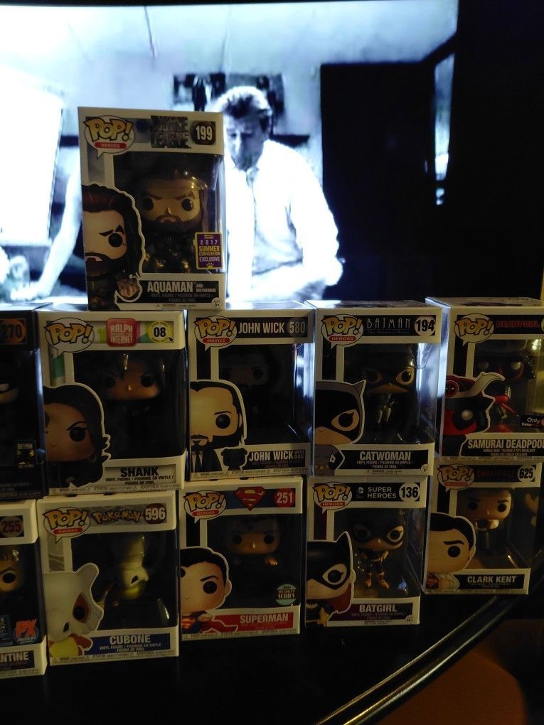POP FIGURINES 