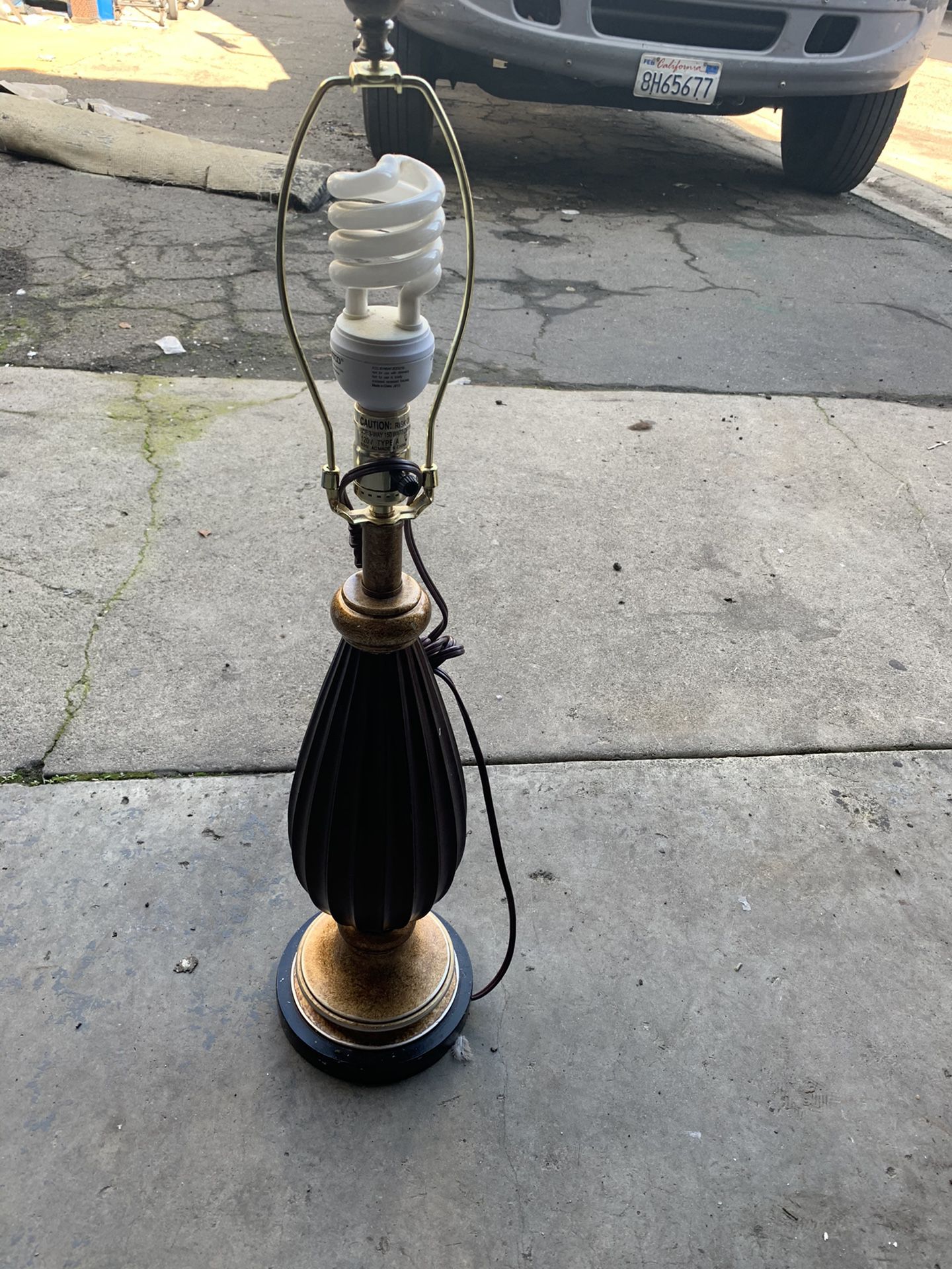 Used hotel lamps
