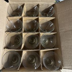 12 Glass Cups Brand New Never Been Used 